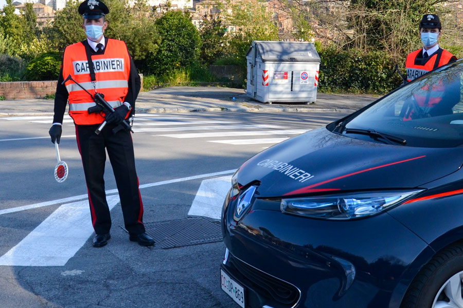 Sanzionati per aver violato le norme anti covid: “Siamo a Cagliari per acquistare droga”