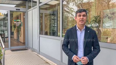 Il sindaco di Nuoro Andrea Soddu all'Hospice