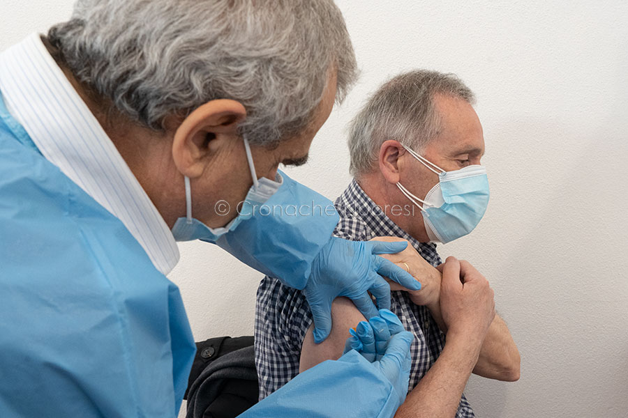 Covid. Draghi parla di riaperture ma in Sardegna i dati fanno ancora paura: oggi 384 nuovi casi e cinque morti