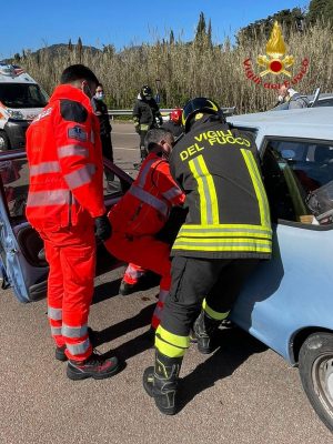 Una delle auto coinvolte nell'incidente