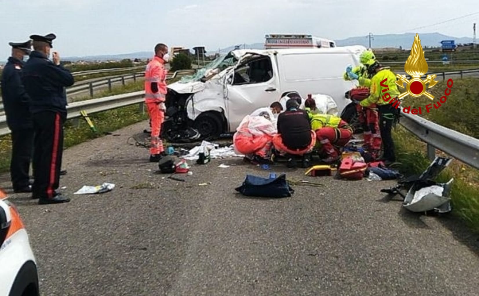 Perde il controllo del furgone e si ribalta: conducente in ospedale con l’elisoccorso