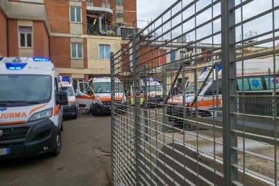 ambulanze-in-coda