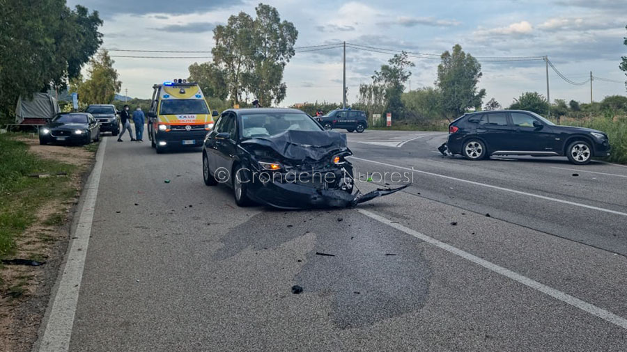 Violento scontro tra una Golf e una BMW al bivio per Galtellì: due feriti al San Francesco di Nuoro