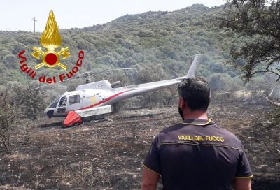 L'elicottero dopo l'incidente a Ozieri