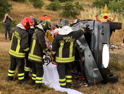 L'intervento dei Vigili del fuoco sul luogo dell'incidente
