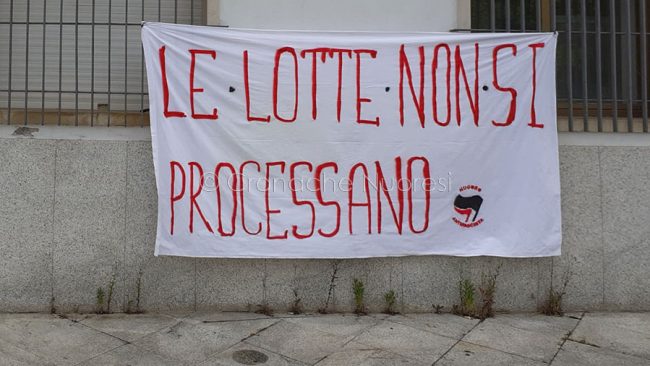Nuoro, protesta per il processo ai pastori per la questione latte
