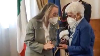 Un momento della consegna delle onorificenze