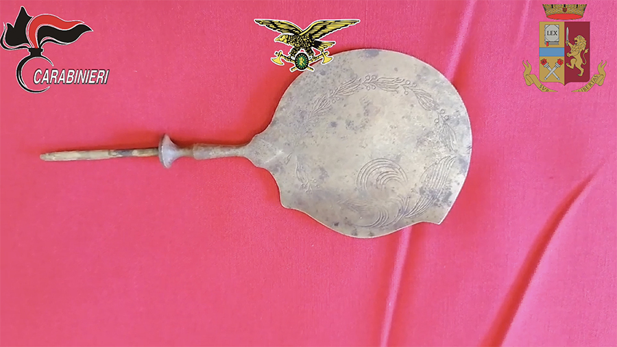 Operazione “Dea Madre”: 34 persone nei guai per traffico di reperti archeologici e altri reati