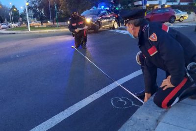 Carabinieri sul luogo dell'incidente