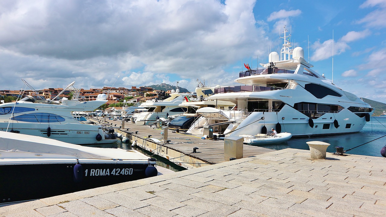 Tragedia sfiorata in Costa Smeralda: donna ferita nello scontro tra due imbarcazioni