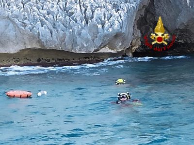 Le ricerche del sub a Cala Luna