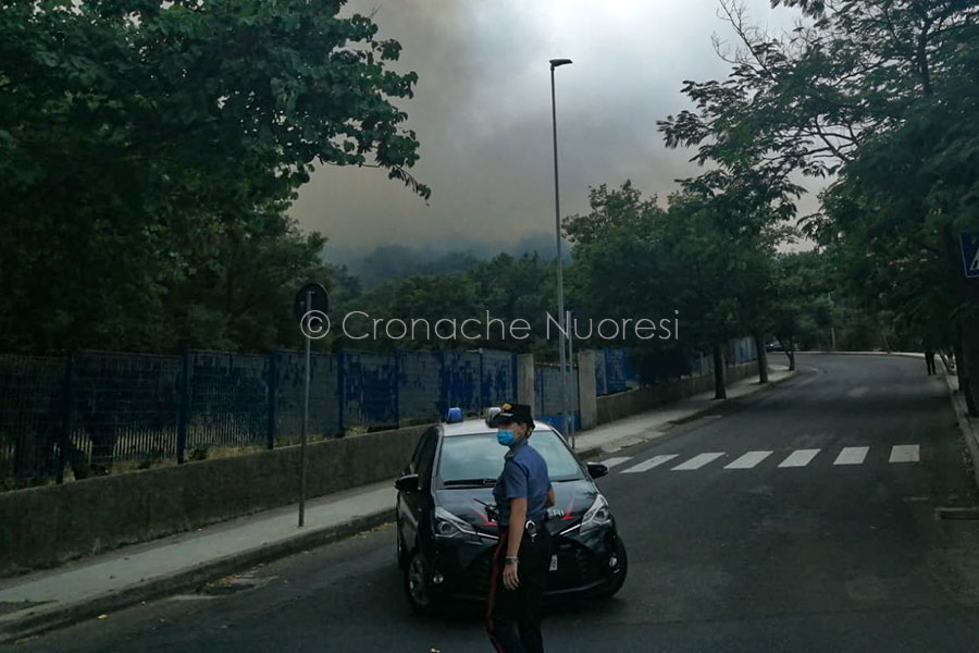 Nuoro. Nuovamente in fiamme la collina di Monte Gurtei – VIDEO