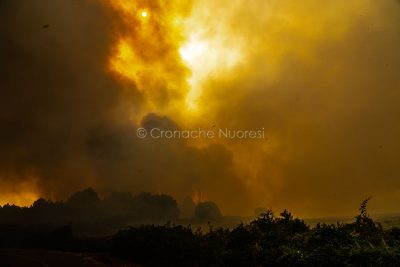 Il fuoco divora il Montiferru (© foto S.Novellu)