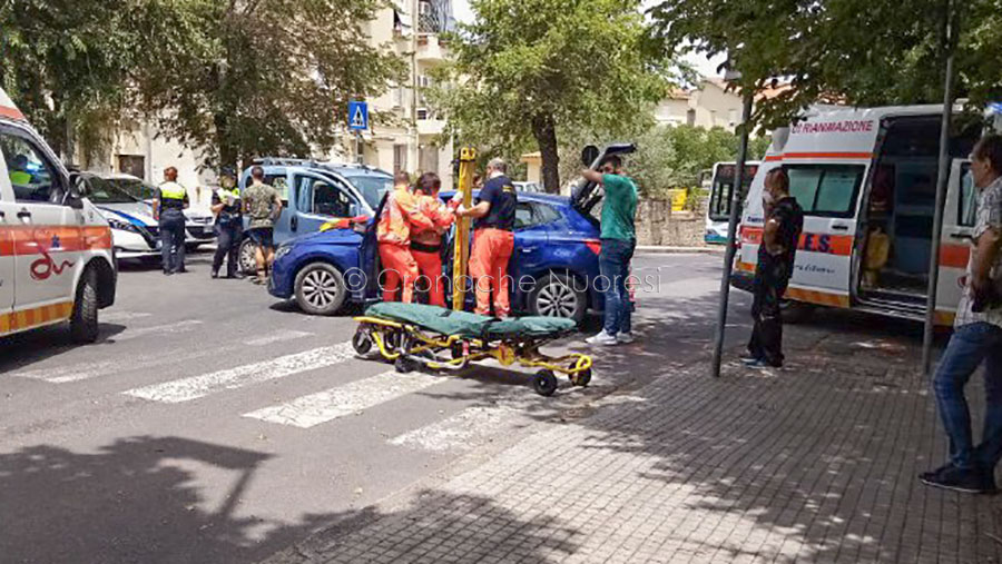 Nuoro. Una mancata precedenza e lo schianto: due feriti