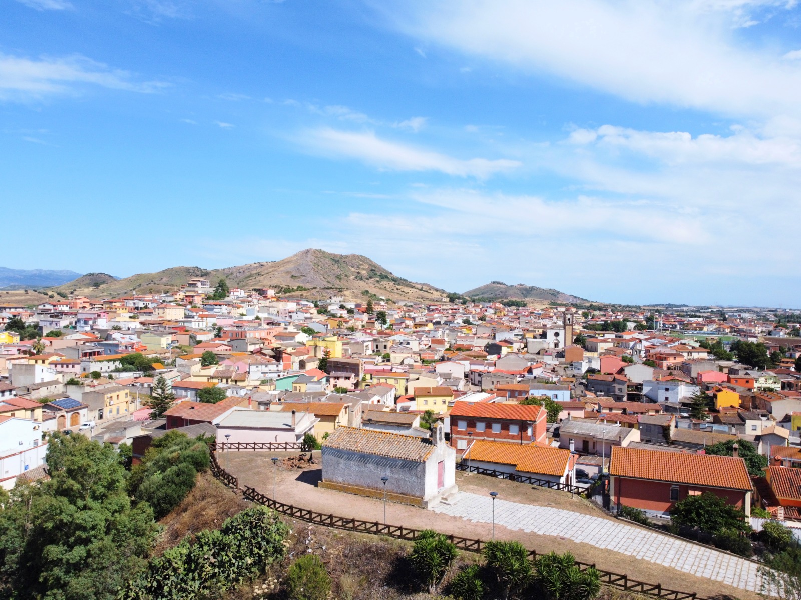 Troppi contagi da Covid: a Monastir coprifuoco e mascherine all’aperto