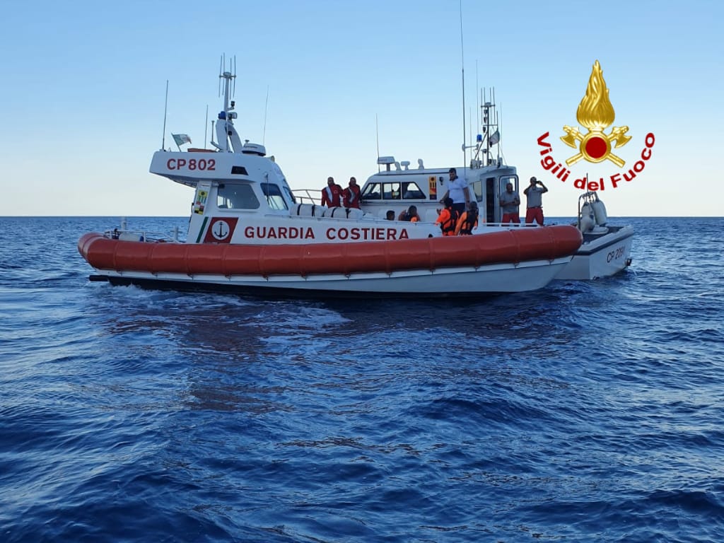 Si cerca senza sosta il sub disperso in una grotta a Cala Luna: è un poliziotto operativo a Nuoro