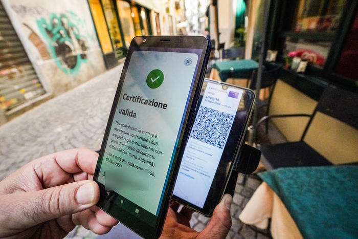 Da domani scatta l’obbligo del Green pass: ecco le nuove regole