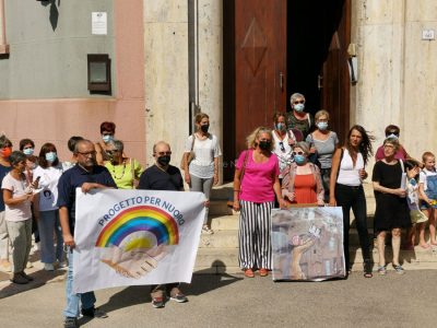 Il movimento pro Afghanistan davanti alla Prefettura