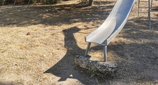 Uno scivolo del parco di Sedda 'e Ortai