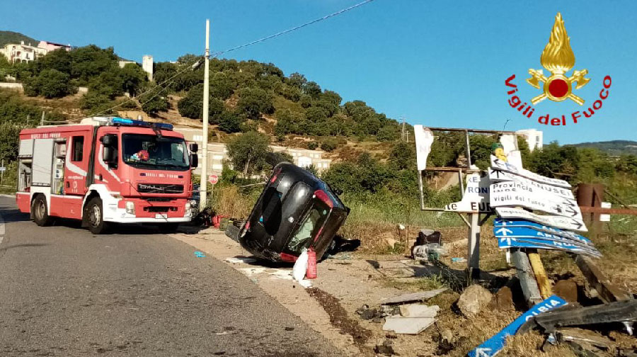 Tragedia della strada: 26enne perde la vita nell’auto che si ribalta