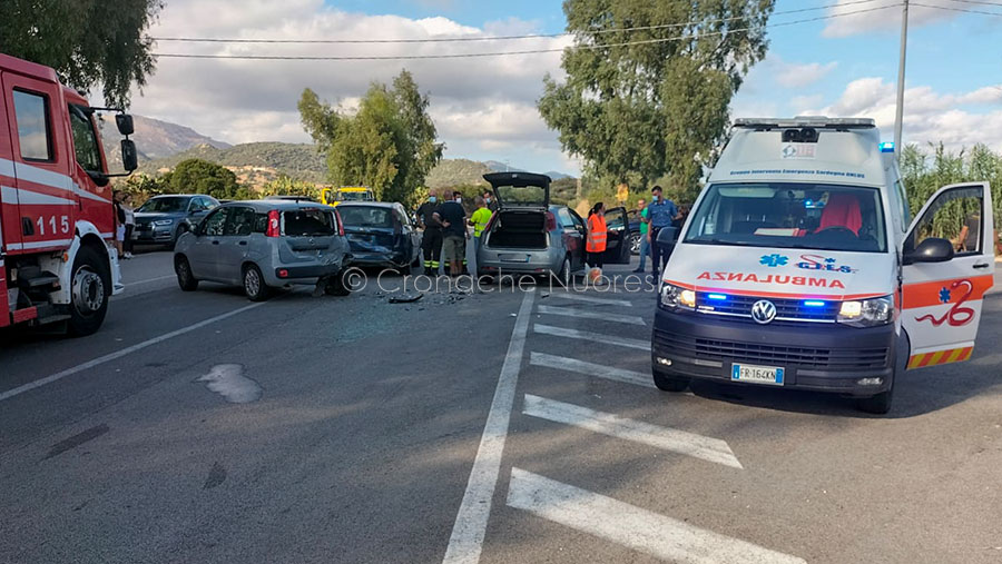 Scontro tra tre auto al bivio di Galtellì: tre persone coinvolte