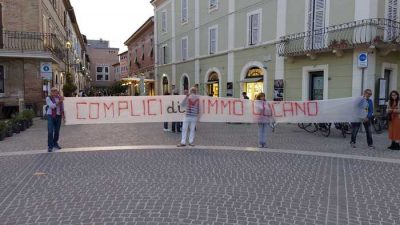 Manifestazione per la condanna di Mimmo Lucano