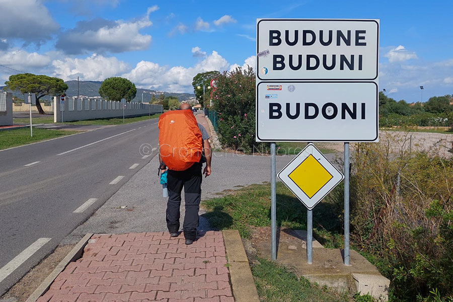 700mila passi. A Budoni la settima tappa del viaggio a piedi per Milano di Renato Pischedda