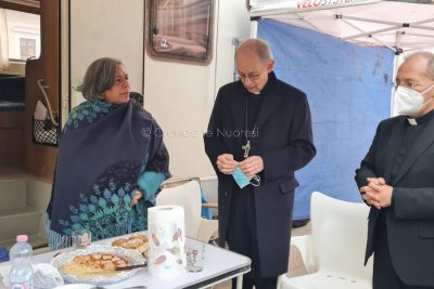 Il vescovo Don Antonello Mura incontra l'associazione Vivere a Colori