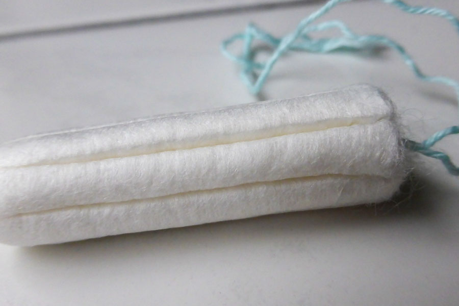 Dopo 48 anni in Italia gli assorbenti femminili  vengono considerati un bene di prima necessità: l’IVA ridotta al 10%