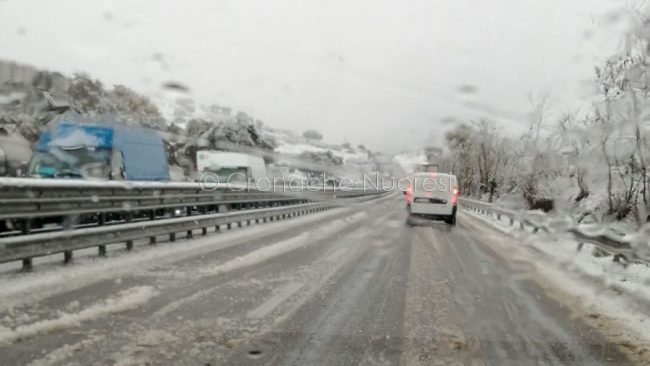 Coda di auto in prossimità di Nuoro
