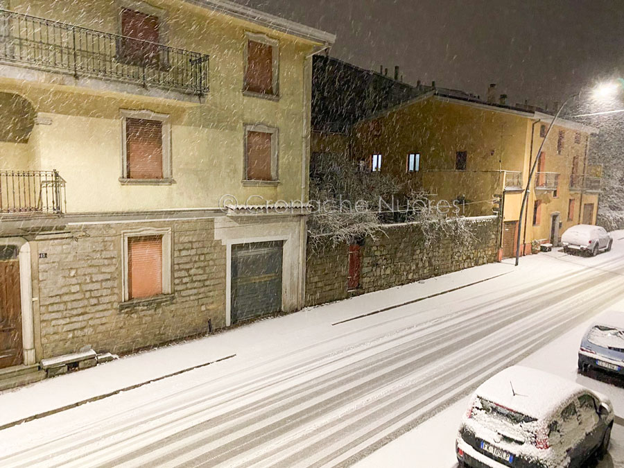 Disagi nel Nuorese e In Sardegna per la neve: blackout e scuole chiuse