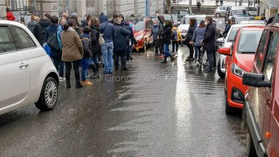 Perdita d'acqua in via Matteotti (foto S.Novellu)