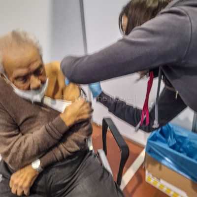 Terza dose di vaccino per l'ing. Maccioni nel suo 103° compleanno