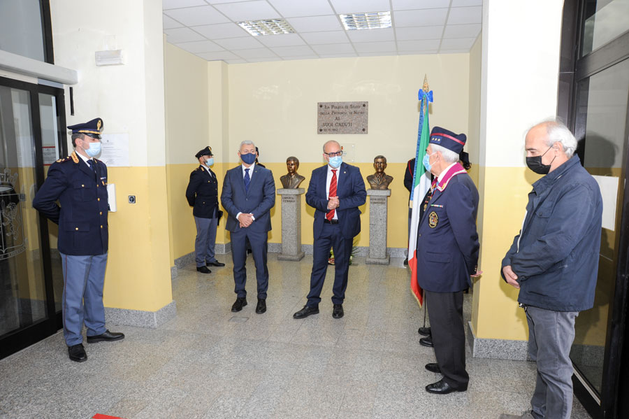 Nuoro. La Polizia di Stato ricorda gli agenti che hanno sacrificato la propria vita per la legalità