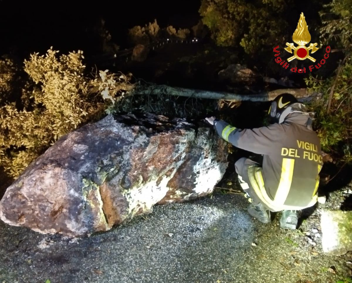 Ennesima frana nel Nuorese e ennesima tragedia sfiorata per caso