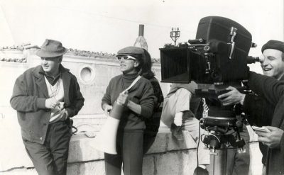 La regista Lina Wertmuller durante le riprese de 
