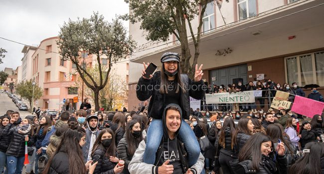 Nuoro. mobilitazione al Liceo Fermi (foto S.Novellu)