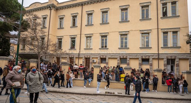 Nuoro. mobilitazione al Liceo Fermi (foto S.Novellu)