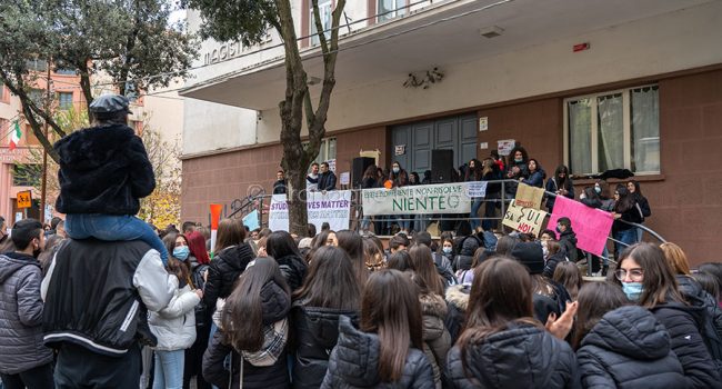 Nuoro. mobilitazione al Liceo Fermi (foto S.Novellu)