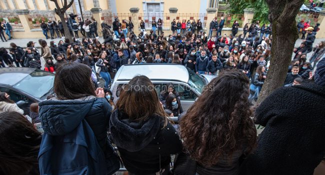 Nuoro. mobilitazione al Liceo Fermi (foto S.Novellu)