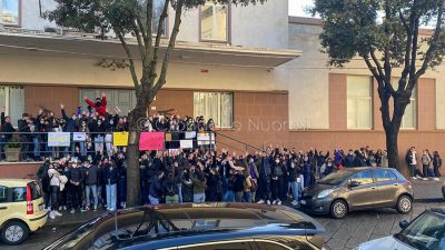 Studenti in sciopero Al Liceo Satta di Nuoro