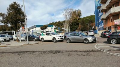 Traffico in tilt in zona ospedale (foto Cronache Nuoresi)