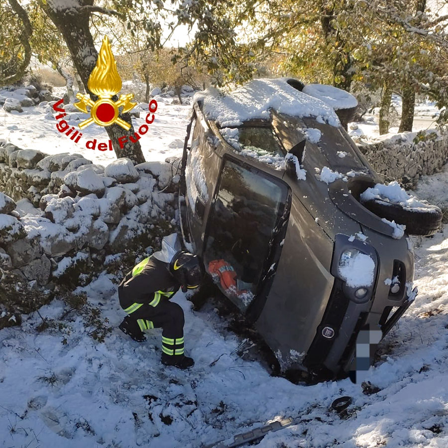 Maltempo: auto fuori strada per il ghiaccio e decine di mezzi in panne per la neve