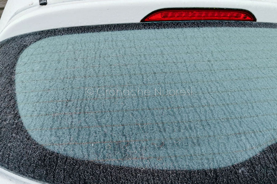 Allerta meteo tra oggi e domani per temperature in calo e rischio ghiaccio. Protezione Civile: “Prudenza alla guida”