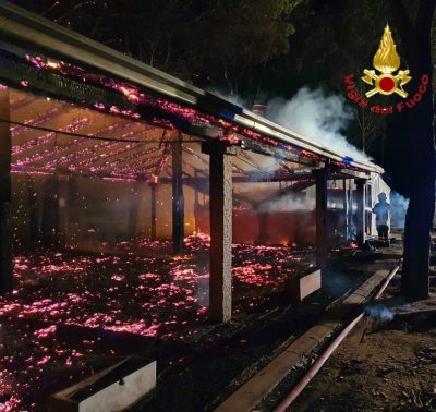 Il chiosco andato a fuoco a Lotzorai