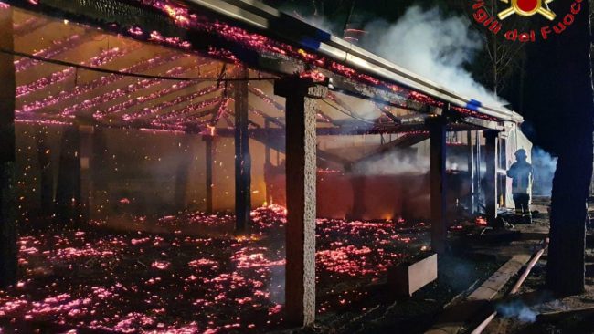 Il chiosco andato a fuoco a Lotzorai