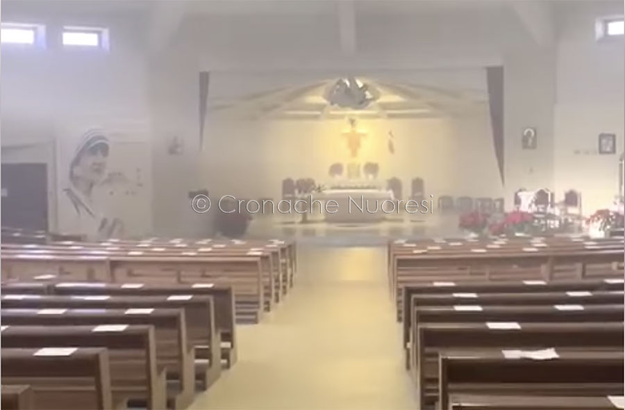 Attentato incendiario contro la chiesa di San Teodoro: per fortuna le fiamme non hanno lambito l’intero edificio