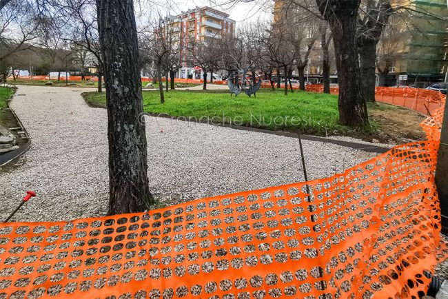 Il cantiere dei giardini di piazza Veneto (foto Cronache Nuoresi)