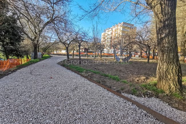 Il cantiere dei giardini di piazza Veneto (foto Cronache Nuoresi)