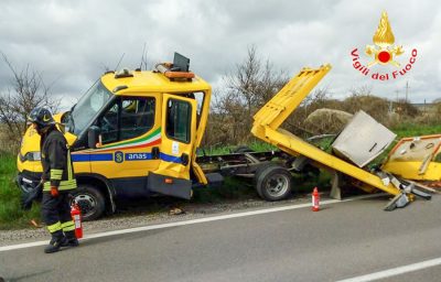 Il mezzo ANAS dopo l'incidente